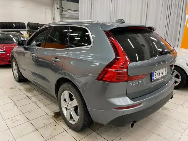 Harmaa Maastoauto, Volvo XC60 – ZNV-418