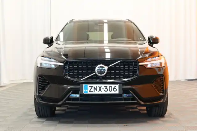 Musta Maastoauto, Volvo XC60 – ZNX-306