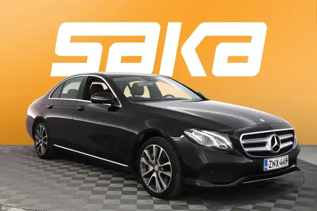 Musta Sedan, Mercedes-Benz E – ZNX-449