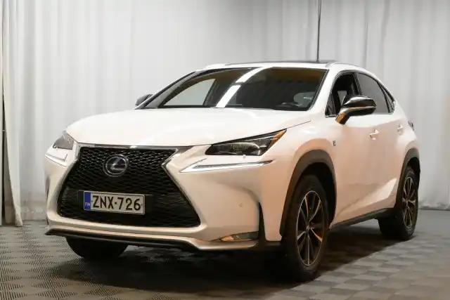 Valkoinen Maastoauto, Lexus NX – ZNX-726