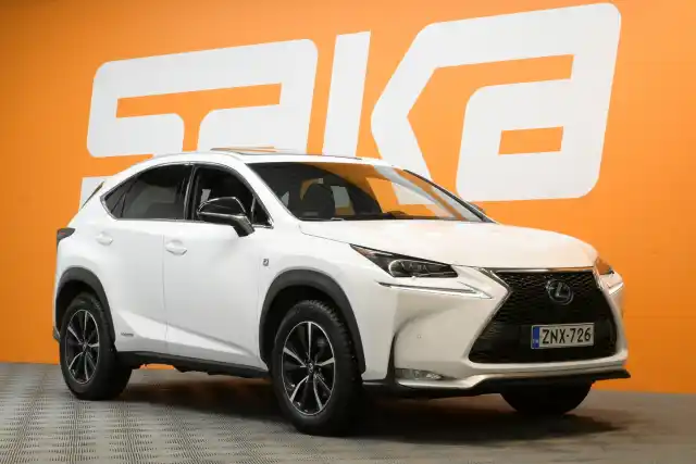 Valkoinen Maastoauto, Lexus NX – ZNX-726