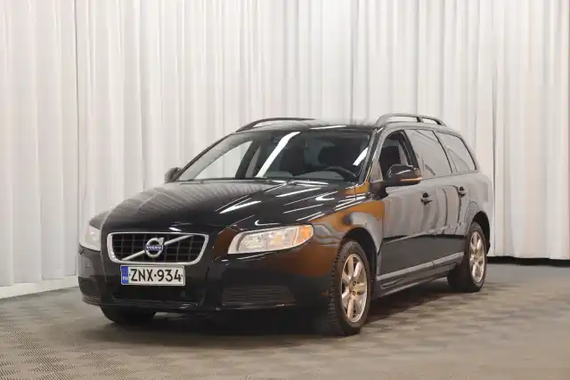 Musta Farmari, Volvo V70 – ZNX-934