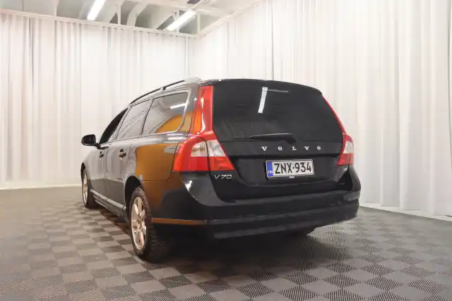 Musta Farmari, Volvo V70 – ZNX-934