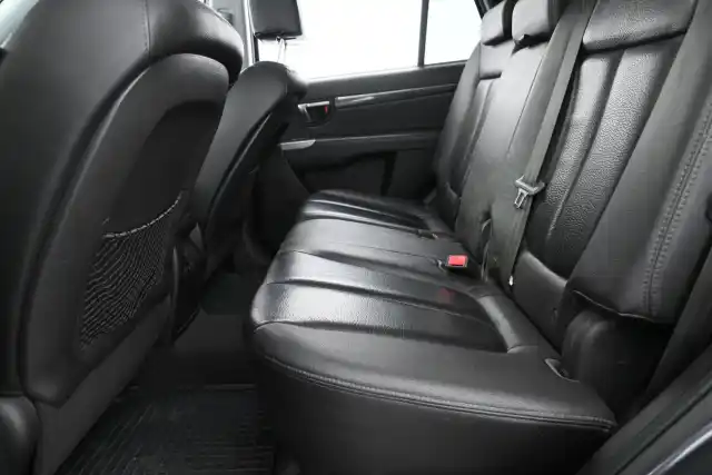 Harmaa Farmari, Hyundai Santa Fe – ZOB-537