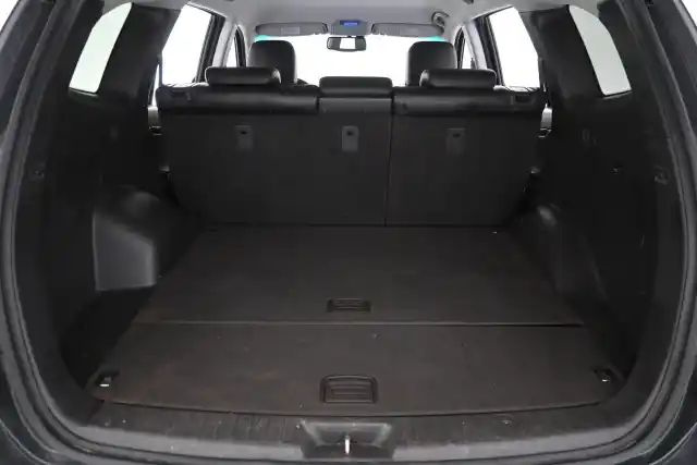 Harmaa Farmari, Hyundai Santa Fe – ZOB-537