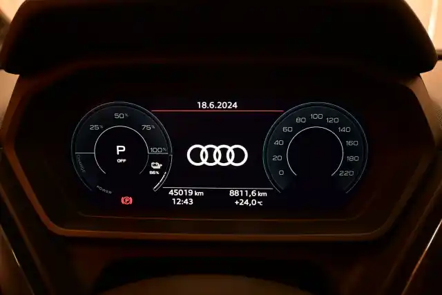 Harmaa Maastoauto, Audi Q4 e-tron – ZOB-822