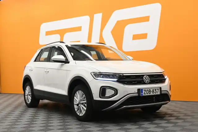 Valkoinen Maastoauto, Volkswagen T-Roc – ZOB-837