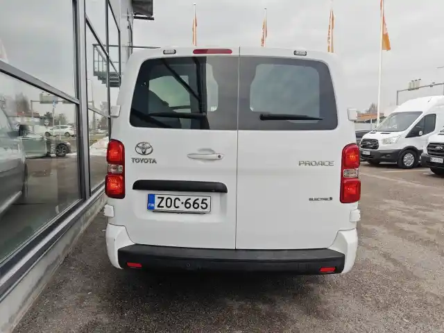 Valkoinen Pakettiauto, Toyota Proace EV – ZOC-665