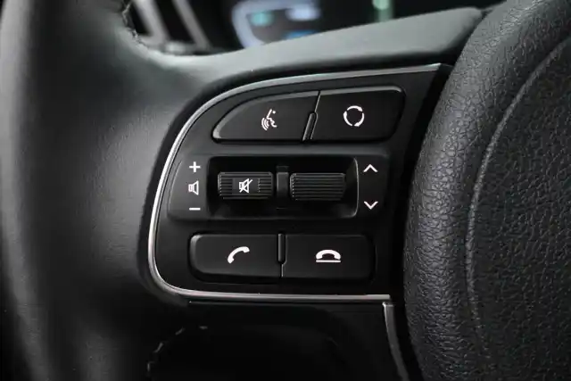 Harmaa Farmari, Kia Niro – ZOE-732
