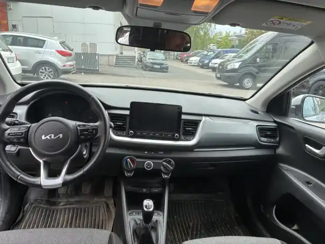 Hopea Farmari, Kia Stonic – ZOE-761