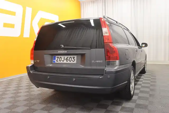 Harmaa Farmari, Volvo V70 – ZOJ-603