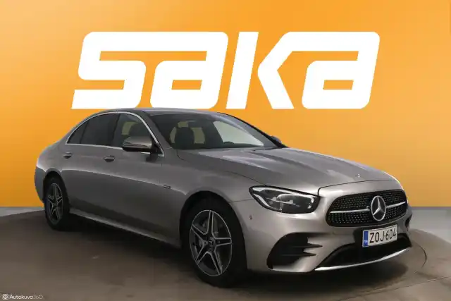 Harmaa Sedan, Mercedes-Benz E – ZOJ-604