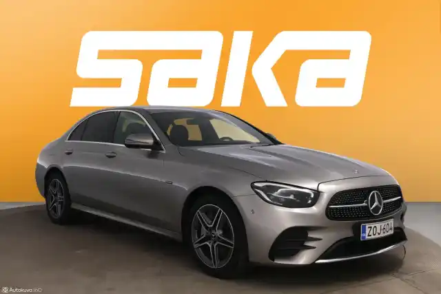 Harmaa Sedan, Mercedes-Benz E – ZOJ-604