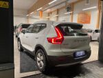 Valkoinen Maastoauto, Volvo XC40 – ZOK-187, kuva 4