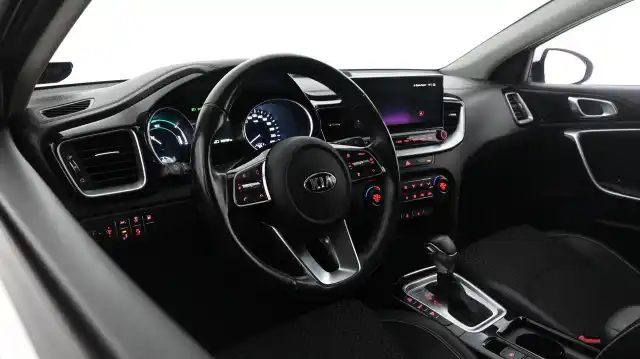 Valkoinen Farmari, Kia Ceed – ZOK-892