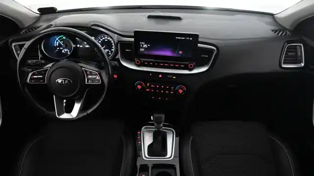 Valkoinen Farmari, Kia Ceed – ZOK-892
