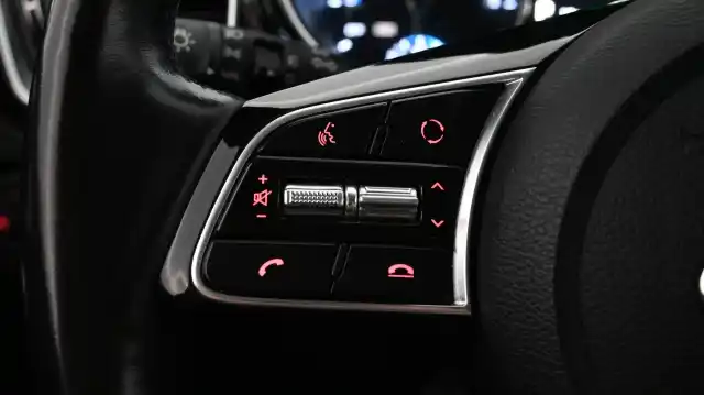 Valkoinen Farmari, Kia Ceed – ZOK-892