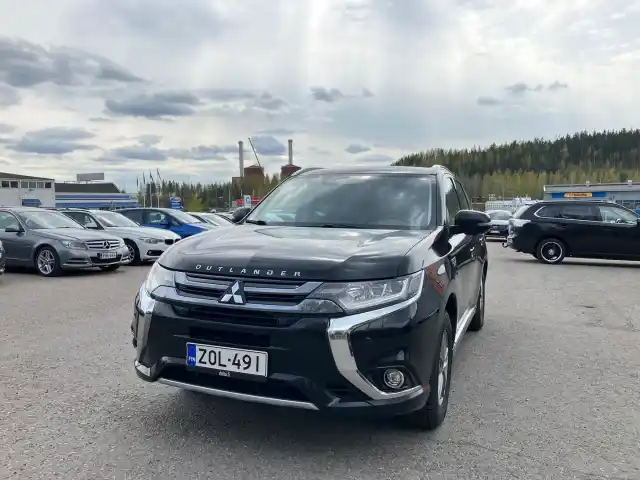 Musta Farmari, Mitsubishi Outlander PHEV – ZOL-491