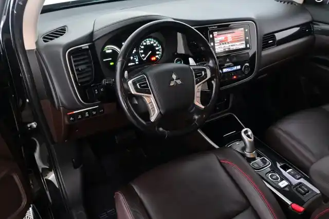 Musta Farmari, Mitsubishi Outlander PHEV – ZOL-491