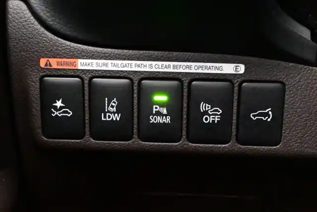 Musta Farmari, Mitsubishi Outlander PHEV – ZOL-491