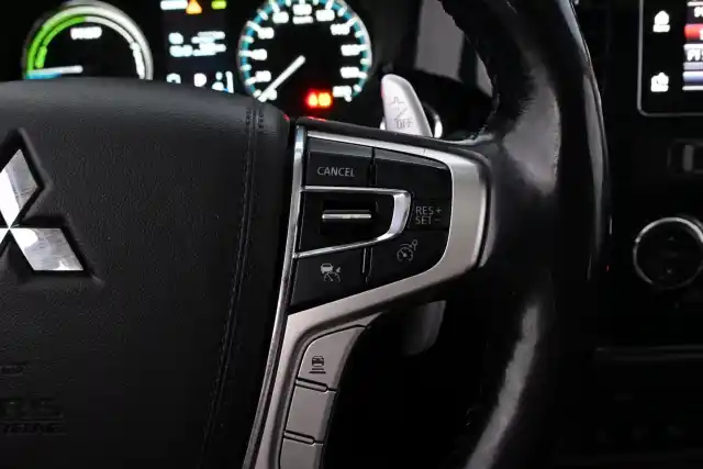 Musta Farmari, Mitsubishi Outlander PHEV – ZOL-491