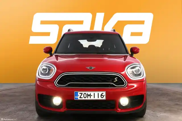 Punainen Maastoauto, Mini Countryman – ZOM-116