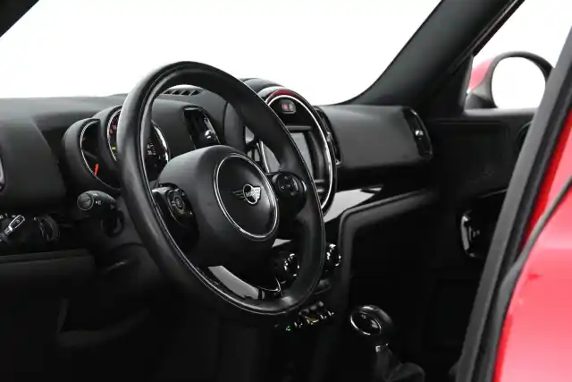 Punainen Maastoauto, Mini Countryman – ZOM-116
