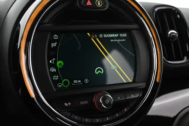 Punainen Maastoauto, Mini Countryman – ZOM-116