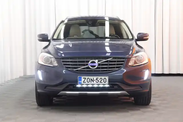 Sininen Maastoauto, Volvo XC60 – ZON-520