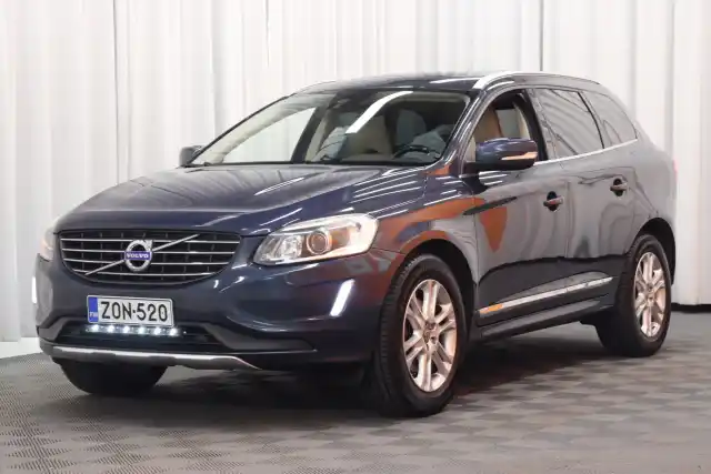 Sininen Maastoauto, Volvo XC60 – ZON-520