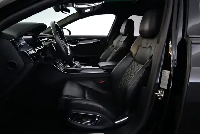 Musta Sedan, Audi A8 – ZOO-219