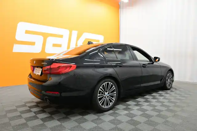 Musta Sedan, BMW 530 – ZOO-307