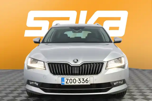 Harmaa Farmari, Skoda Superb – ZOO-336