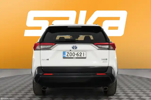Valkoinen Maastoauto, Toyota RAV4 PLUG-IN – ZOO-621