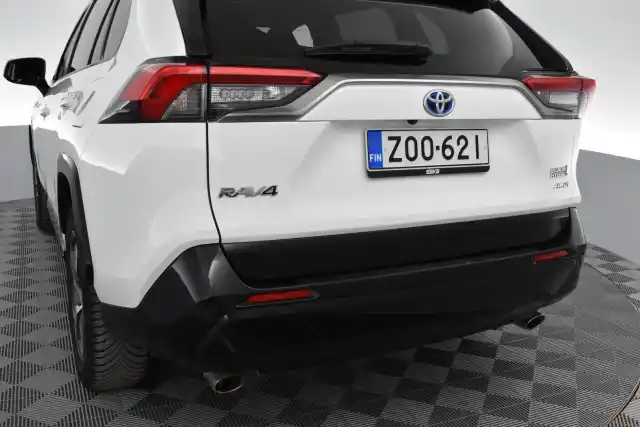Valkoinen Maastoauto, Toyota RAV4 PLUG-IN – ZOO-621