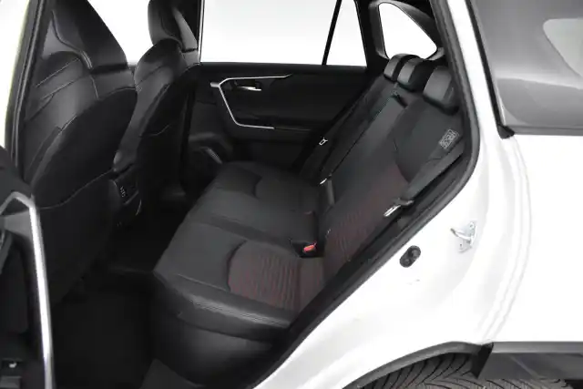 Valkoinen Maastoauto, Toyota RAV4 PLUG-IN – ZOO-621