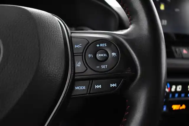 Valkoinen Maastoauto, Toyota RAV4 PLUG-IN – ZOO-621