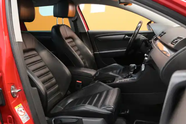 Punainen Farmari, Volkswagen Passat – ZOR-682