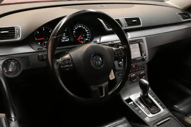 Punainen Farmari, Volkswagen Passat – ZOR-682