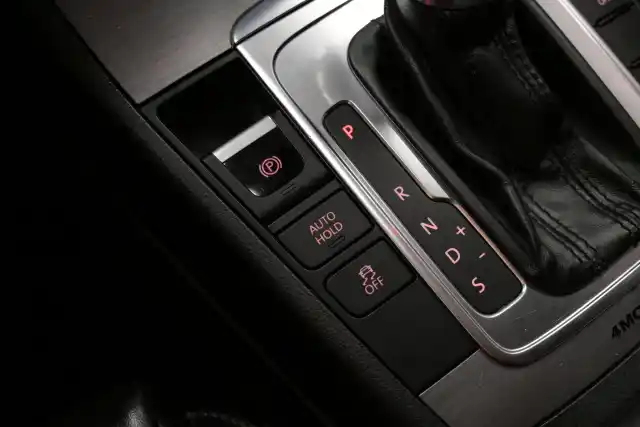 Punainen Farmari, Volkswagen Passat – ZOR-682