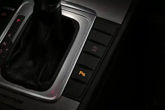 Punainen Farmari, Volkswagen Passat – ZOR-682