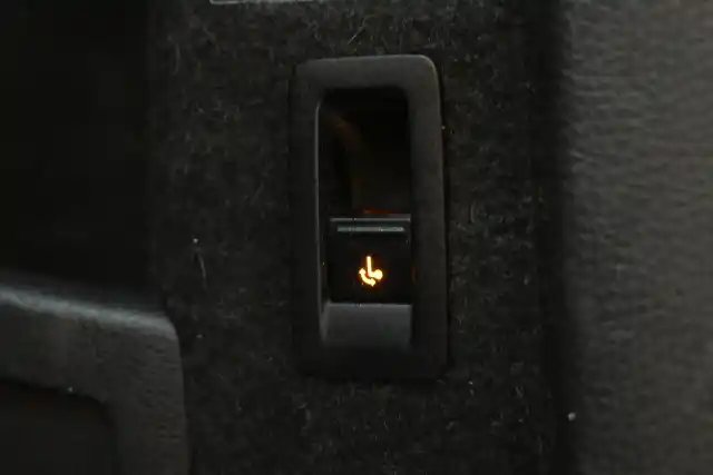 Punainen Farmari, Volkswagen Passat – ZOR-682