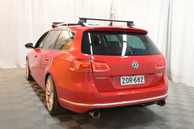 Punainen Farmari, Volkswagen Passat – ZOR-682