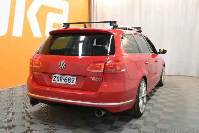 Punainen Farmari, Volkswagen Passat – ZOR-682