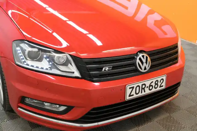 Punainen Farmari, Volkswagen Passat – ZOR-682