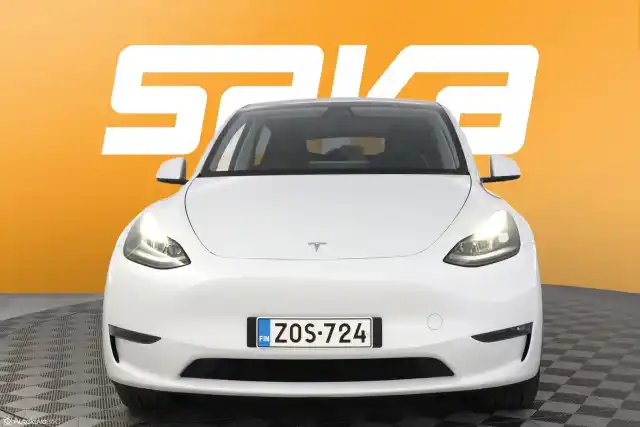 Valkoinen Maastoauto, Tesla Model Y – ZOS-724