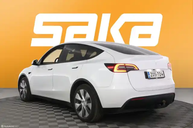 Valkoinen Maastoauto, Tesla Model Y – ZOS-724