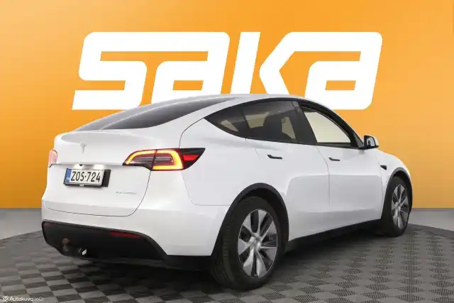 Valkoinen Maastoauto, Tesla Model Y – ZOS-724