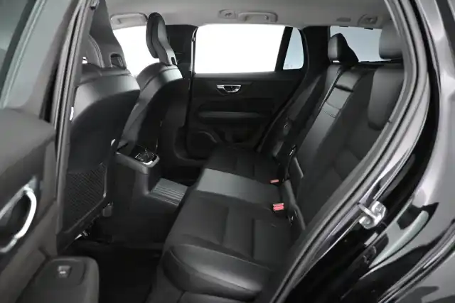 Musta Farmari, Volvo V60 – ZOT-801