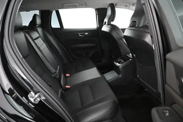 Musta Farmari, Volvo V60 – ZOT-801